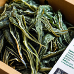 A close-up shot of seaweed packaging for seafood, showcasing its natural texture and ocean-inspired color palette. The packaging should appear fresh and eco-friendly, with a focus on highlighting its sustainable qualities and ability to maintain the seafood's freshness.